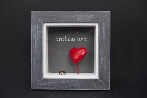 Peggy-Lee Mensen chez Manhattan's Gallery